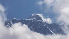 khuburada qaar ayaa aaminsan in arrintaan uu sababay dhul gariir aagaas ku dhuftay sanadkii 2015-kii