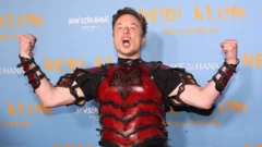 အီလွန်မာ့စ်ခ်