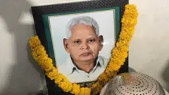 மாமனாரை புதைத்துவிட்டு வந்த மருமகனிடம்,''உங்கள் மாமனார் உடல் நலம் தேறி வருகிறார்'' என கூறிய மருத்துவமனை நிர்வாகம்.