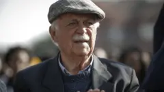 George Bizos yamenyekanye cyane kubera kunganira Nelson Mandela mu manza