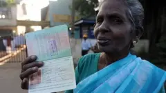 විදේශගතවීමට ගමන් බලපත්‍ර ලබා ගන්න පැමිණෙන අයට පණිවුඩයක්