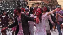 काठमाण्डूमा फागु पूर्णिमा