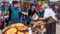 Ўзбекистон. Бозор. Нон савдоси