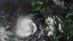 স্যাটেলাইট চিত্রে ঘূর্ণিঝড় আম্পানের বর্তমান অবস্থান