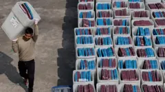 प्लास्टिकका मतपेटिका