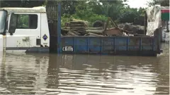Moto ninu omi