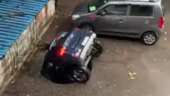 बुडणारी कार
