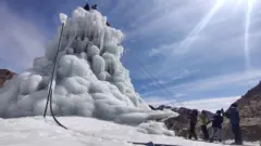 ఐస్ స్తూపాలు