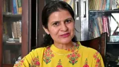 મહિલા