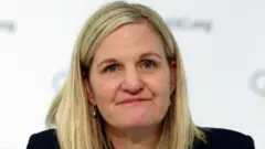 Koventri je dva puta osvajala olimpijsko zlato kao plivačica