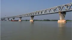 বাংলাদেশে নির্মাণাধীন পদ্মাসেতু