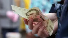 Прожитковий мінімум зросте. Але навіть не на 100 грн