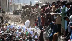 یو شمېر ایرلنډي وګړي لا هم په افغانستان کې پاتې دي