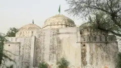 दर्शन नगर स्थित मस्जिद