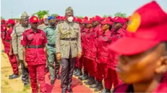 Gomina Makinde n yẹ awọn oṣiṣẹ amọtẹkun wo