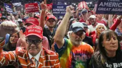 Многие сторонники Трампа на этом митинге были без масок