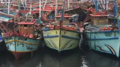 માછીમાર આગેવાનોના મતે હાલ માત્ર 40 ટકા બોટો જ સમુદ્રમાં ગઈ છે