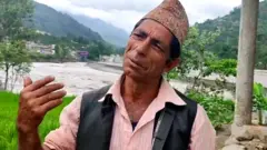 सिन्धुपाल्चोकका एकजना बाढीपीडित।
