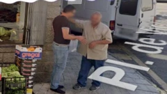 двое мужчин