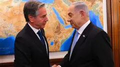 美國國務卿安東尼·布林肯（Anthony Blinken）和以色列總理本雅明·內塔尼亞胡（Benjamin Netanyahu）