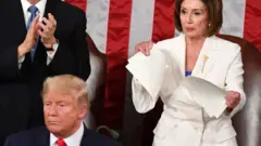 Nancy Pelosi ta yaga takardar Trump