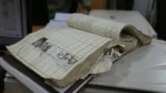 مخکې تر دې به کاغذي پېژندپاڼې د تایید لپاره د ارشیف له کتابونو سره د مطابقت لپاره کتل کېدې چې دې پروسې زیات وخت نیوه