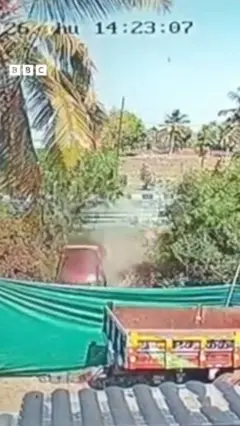 கார் விபத்து