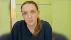 ممرضة لبنانية