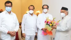 राज्यपालांची भेट घेताना महाविकास आघाडीचे नेते