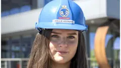 జీసీఎస్‌ఈ పూర్తైన తర్వాత అప్రెంటీస్‌గా బీఏఈలో చేరిన హోలీ కీనన్