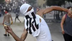 كانت مواجهات قد اندلعت في بيروت بين محتجين وعناصر مكافحة الشغب