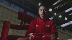 நிகத் ஜரீன்: உலக பாக்சிங் போட்டியில் தங்கம் வென்று வரலாறு படைத்த தெலங்கானா வீராங்கனை