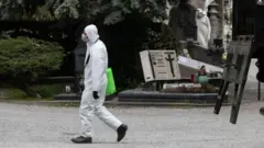 sağlık görevlisi
