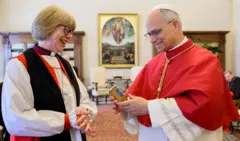 Dame Sarah Mullally na Pope Leo