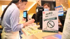 盤中餐「走塑」與「限塑」：香港環保新政的內外矛盾