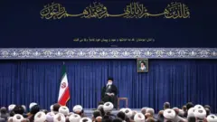 دیدار خامنه‌ای با مقامات ایران