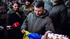 Президент Зеленскийнинг айтишича, Украина учун ҳар ой мудофаа харажатлари тахминан 5 миллиард долларни ташкил қиляпти.