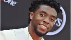 Retrato de Chadwick Boseman