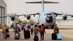 إجلاء الرعايا البريطانيين من السودان