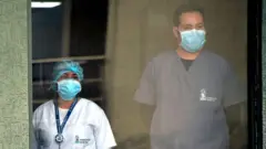Trabajadores de un hospital en Quito, Ecudor