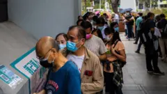 新冠疫情：香港開放新冠疫苗接種　意願隨年齡增加明顯升高