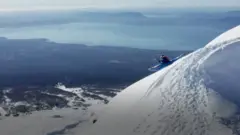 С горы на каяке