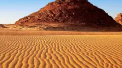 جدار ضخم في وسط أفريقيا لوقف زحف الرمال