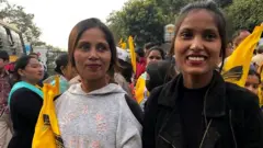 हिमाचल प्रदेश में आम आदमी पार्टी के समर्थक कार्यकर्ता