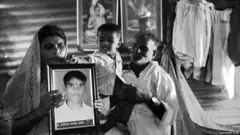 नितीन आगेचे आई वडील