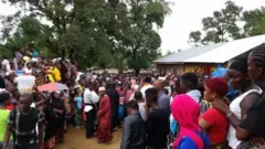 Cincirindon masu kallo a lokacin da ake daukar gawarwakin