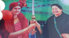 வி.கே. சசிகலா போயஸ் கார்டனில் குடியேறுகிறார்; சுதாகரனையும் வெளியில் கொண்டுவர முயற்சி