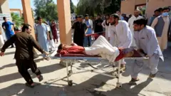 حمله انتحاری در ننگرهار دست کم ۱۵ کشته به جا گذاشت