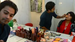 টেলিভিশন স্টেশনের মেক আপ রুম