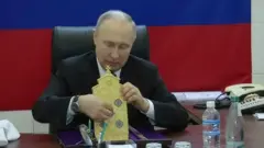 Владимир Путин во время визита